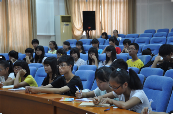 我校团委召开2012年秋季学期校级学生干部培训会