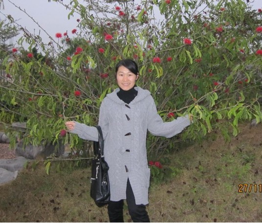 生物教师蒙芳