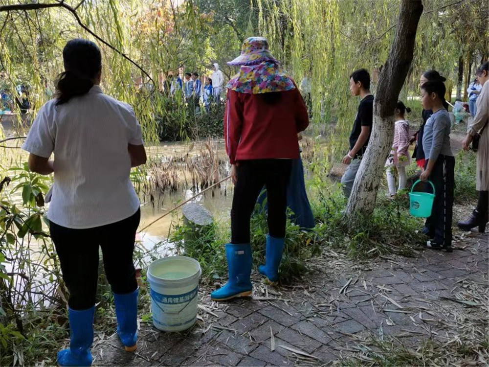 “其乐融融游瑶塘，鳍鳞腹腴知第一”——2019年宝威体育（中国）集团有限公司教育集团荷花池开塘节