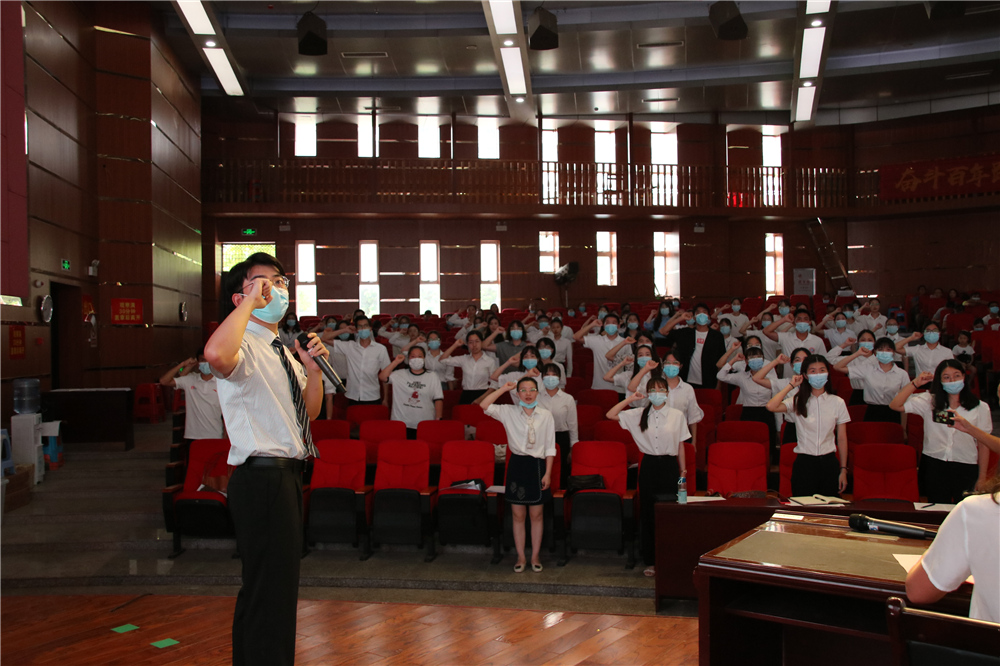 同心聚力迎开学，蓄势待发新征程------钦州二中召开2021年秋季学期开学工作大会